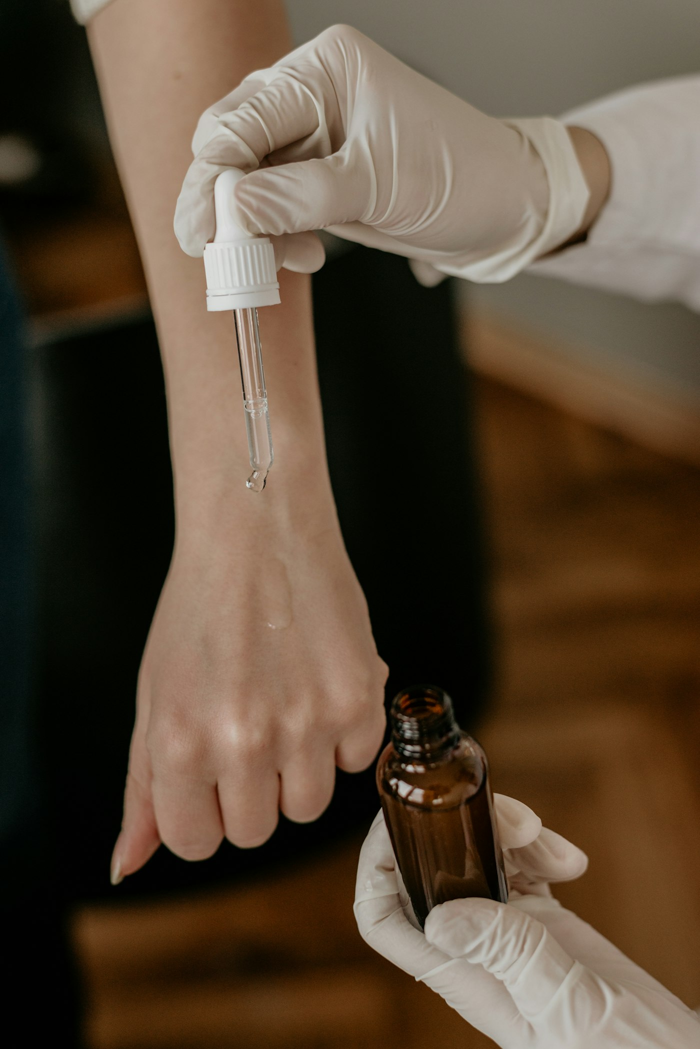 Aplicación de tratamiento dermatológico de precisión